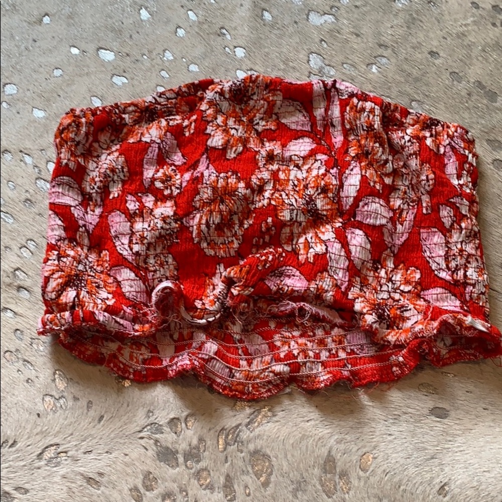 Lyon 8 Floral Crop Top